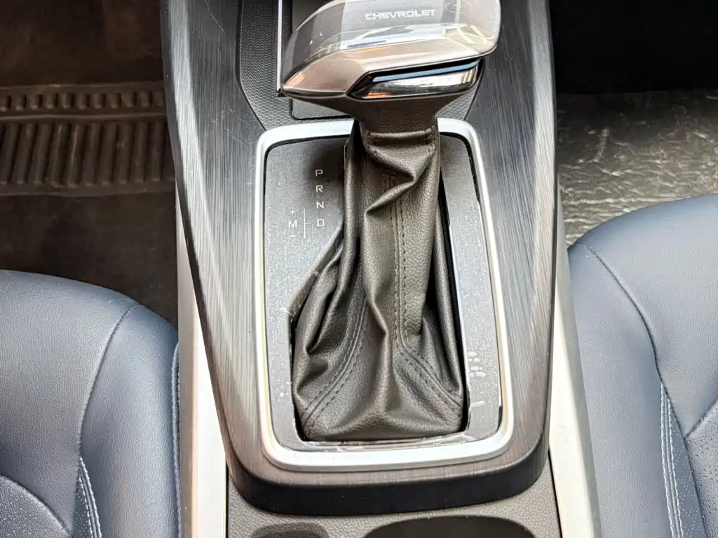 Chevrolet Monza — фото 15