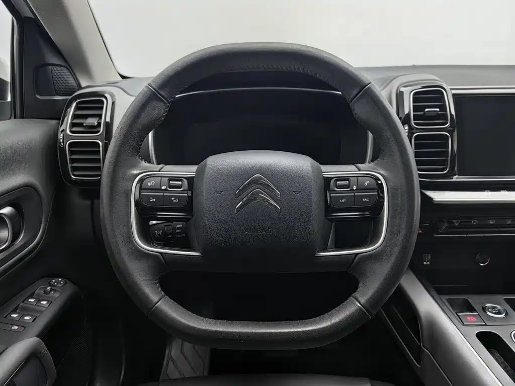 Citroen C5 AIRCROSS — фото 11