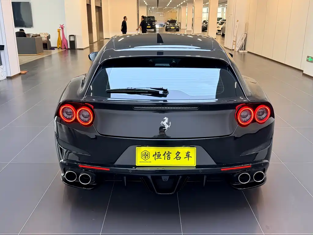 Ferrari GTC4Lusso — фото 6