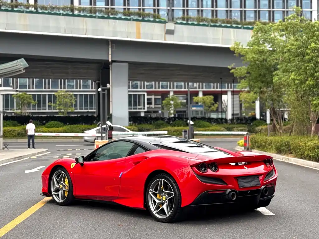 Ferrari F8 — фото 9