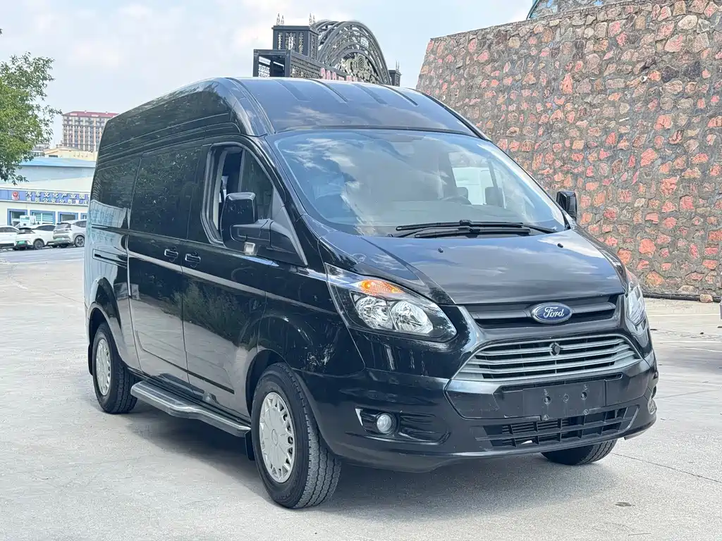 Ford Transit — фото 2
