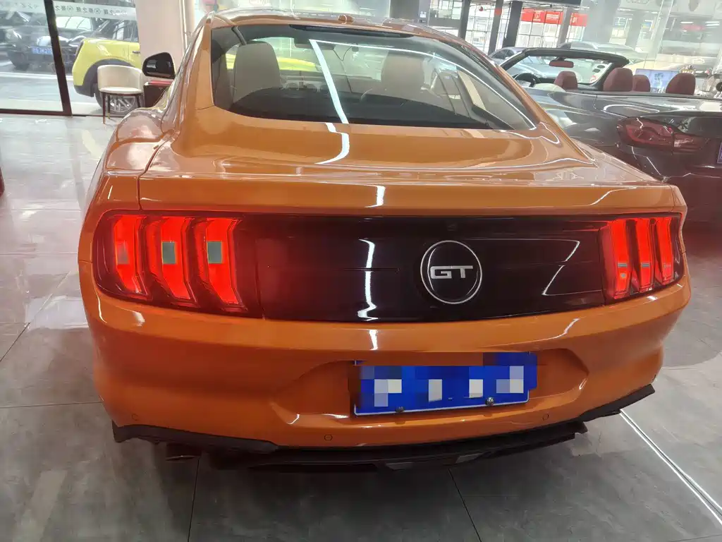 Ford Mustang — фото 10