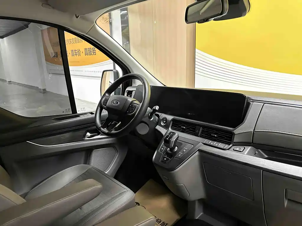 Ford Tourneo — фото 8
