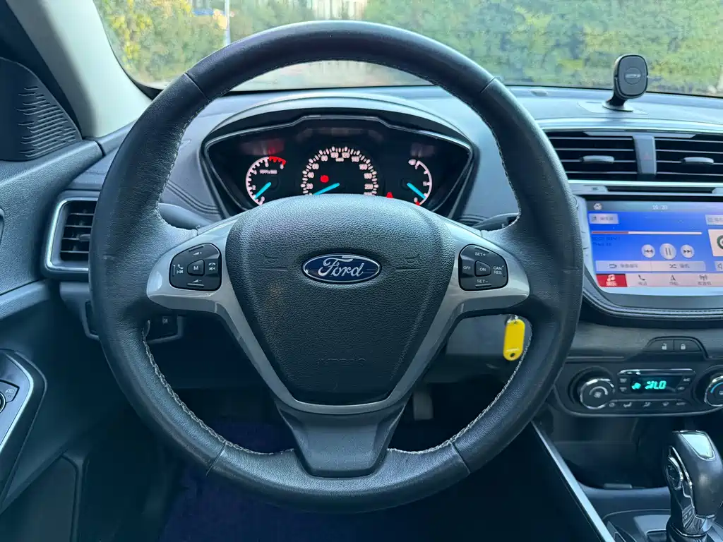 Ford Escort — фото 26