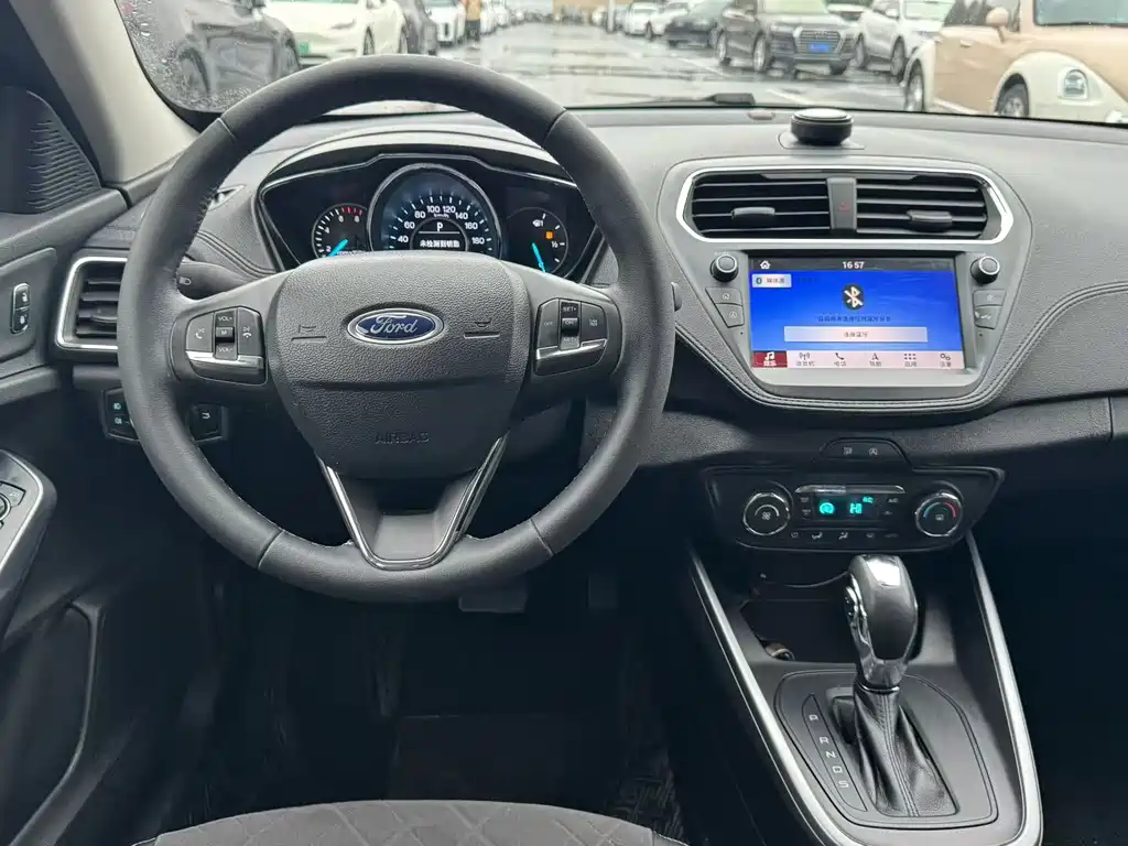 Ford Escort — фото 8