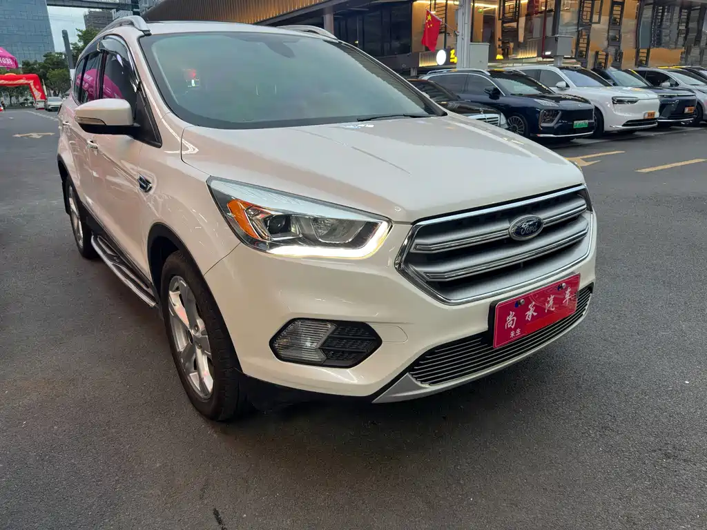 Ford Kuga — фото 2