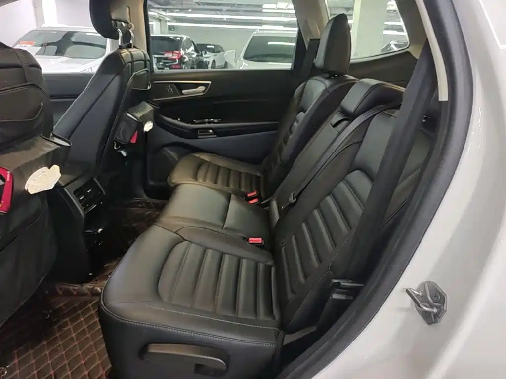 Ford Edge — фото 17