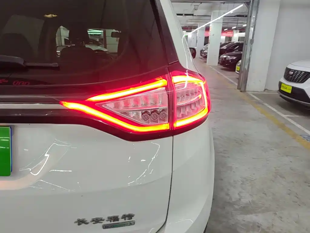 Ford Edge — фото 8