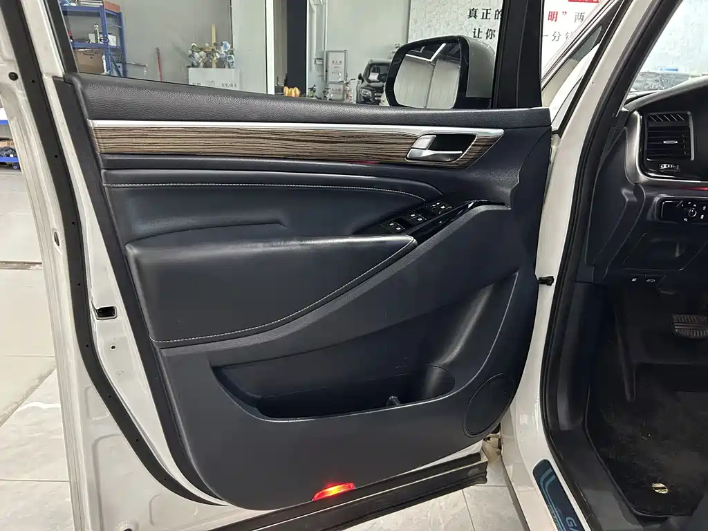 GAC Motor Trumpchi M8 — фото 10