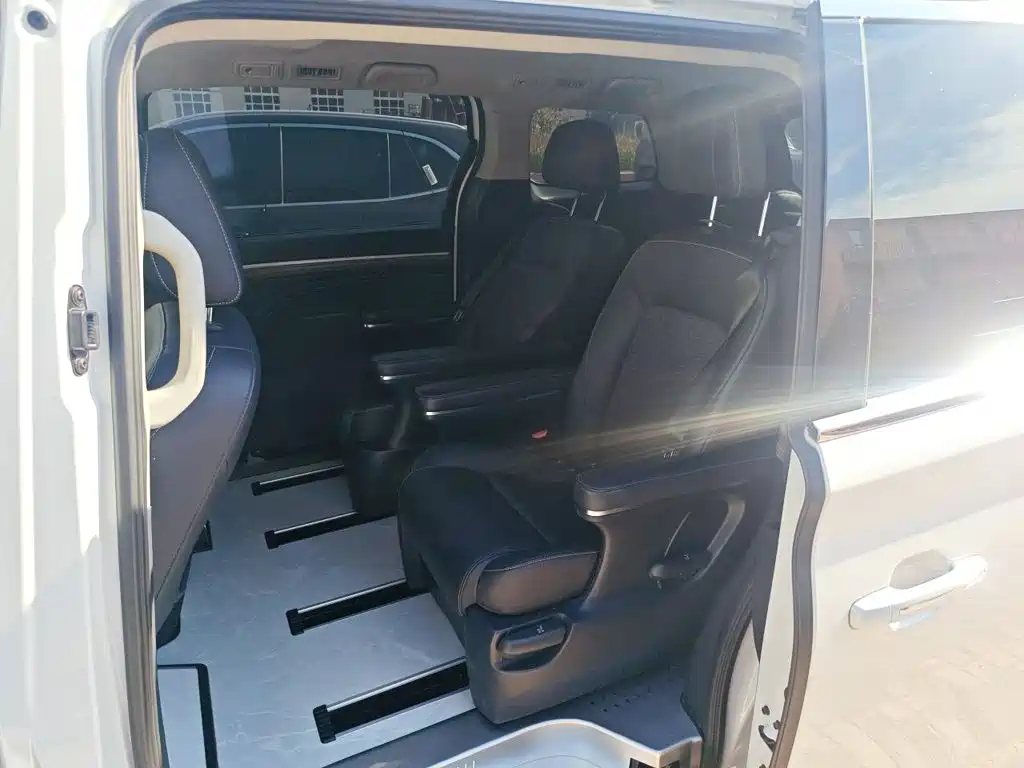 GAC Motor Trumpchi M8 — фото 18