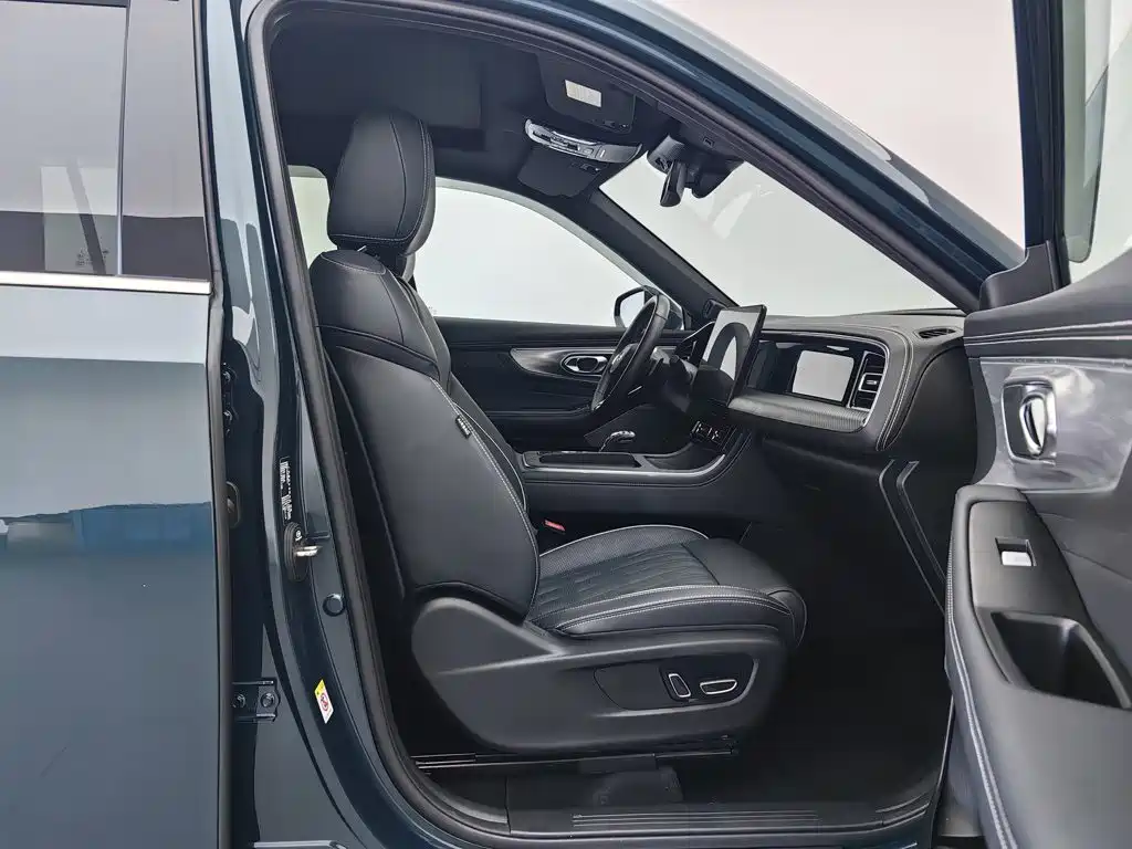 GAC Motor Trumpchi GS8 — фото 23
