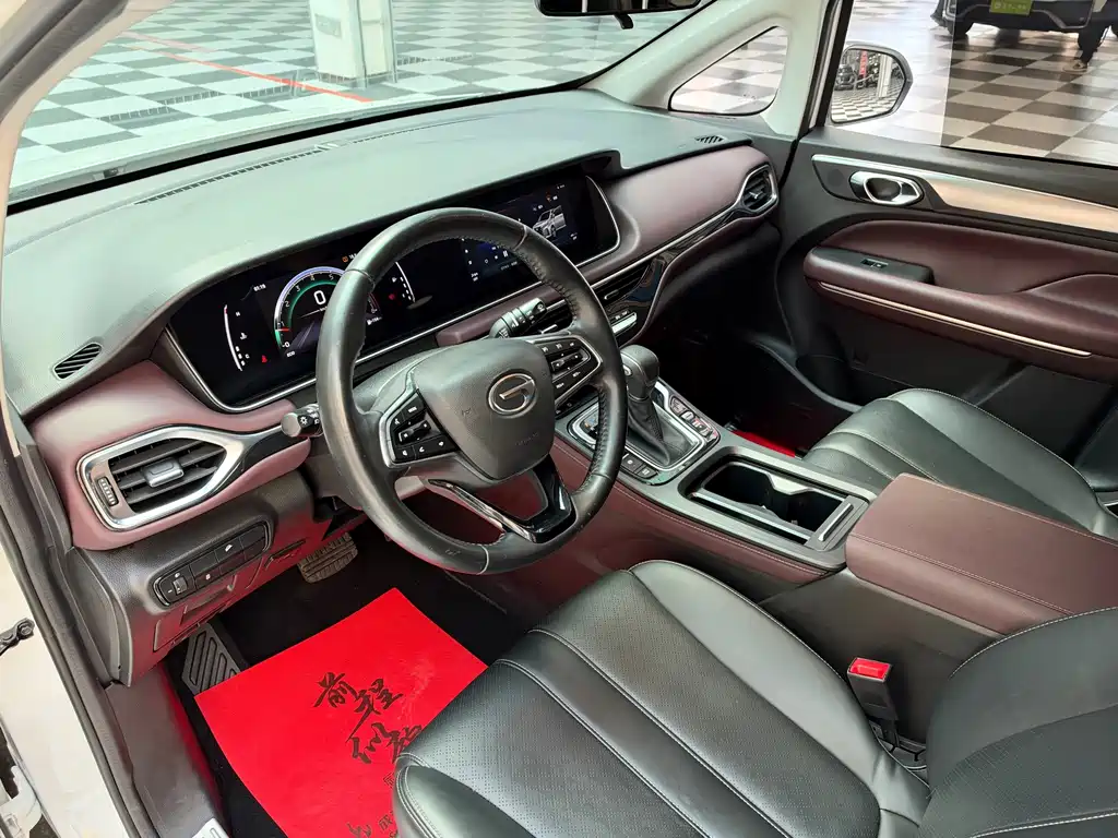 GAC Motor Trumpchi M6 — фото 4