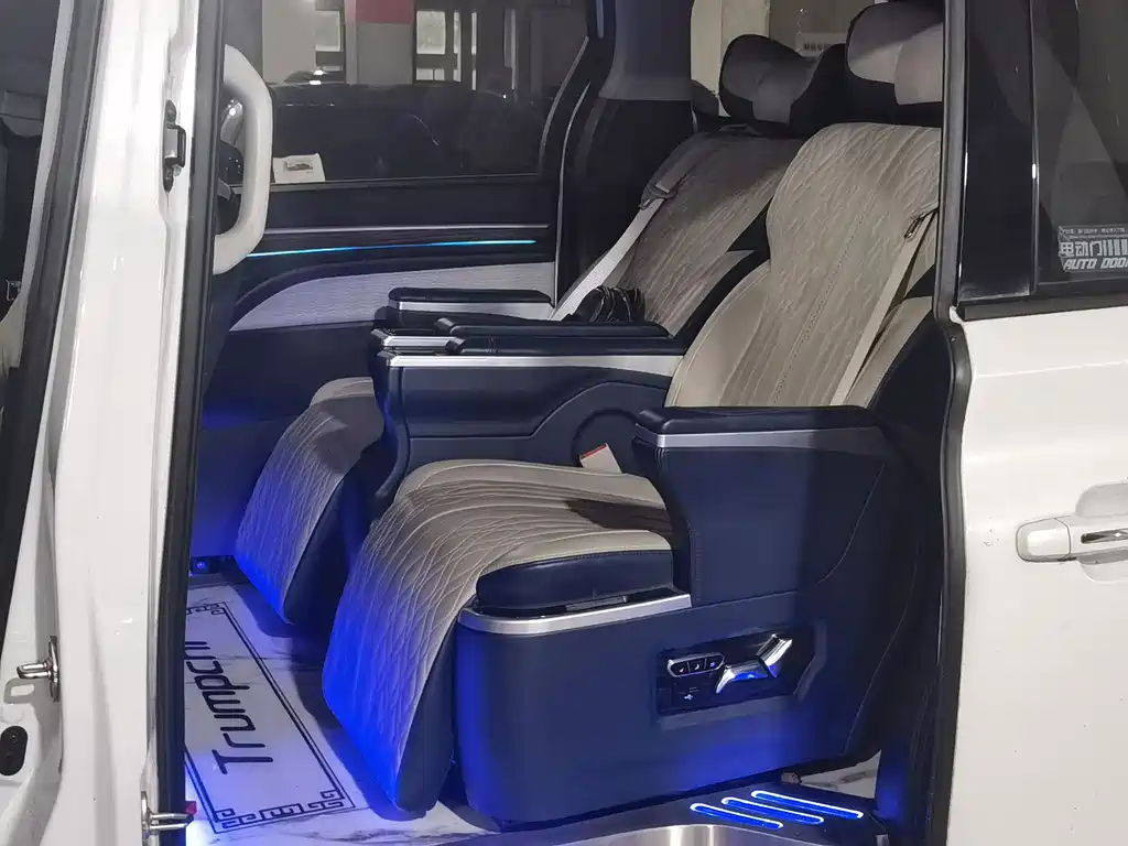 GAC Motor Trumpchi M8 — фото 8