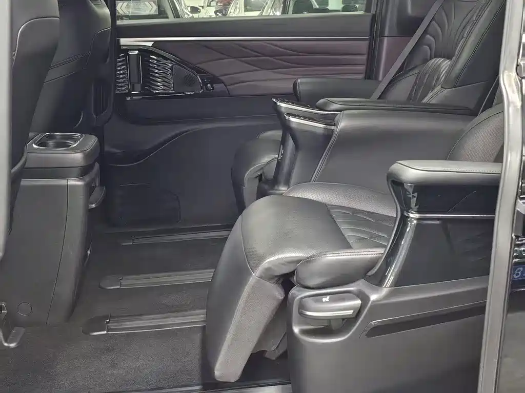 GAC Motor Trumpchi M8 — фото 14