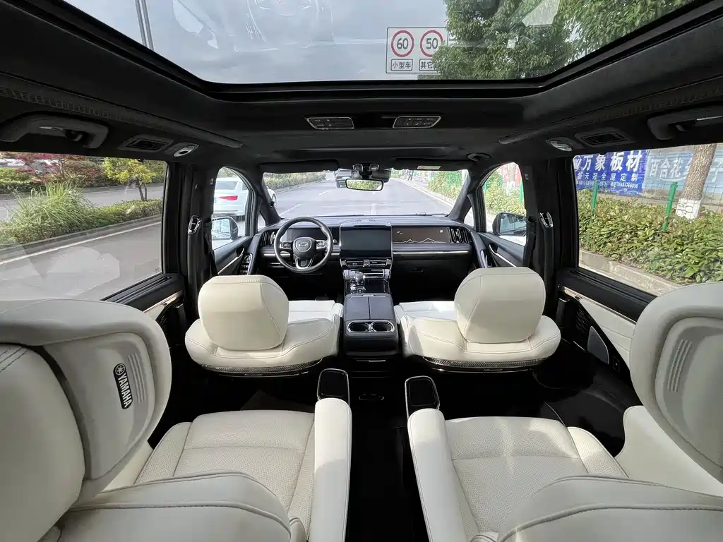 GAC Motor Trumpchi M8 — фото 8