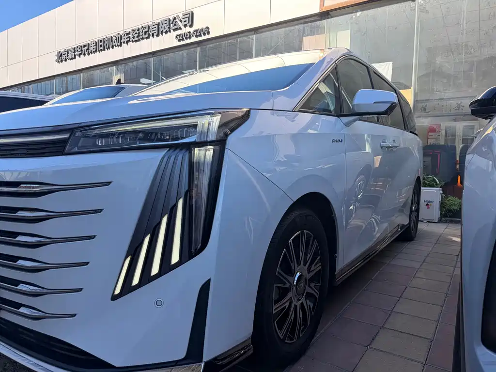 GAC Motor Trumpchi E9 — фото 2