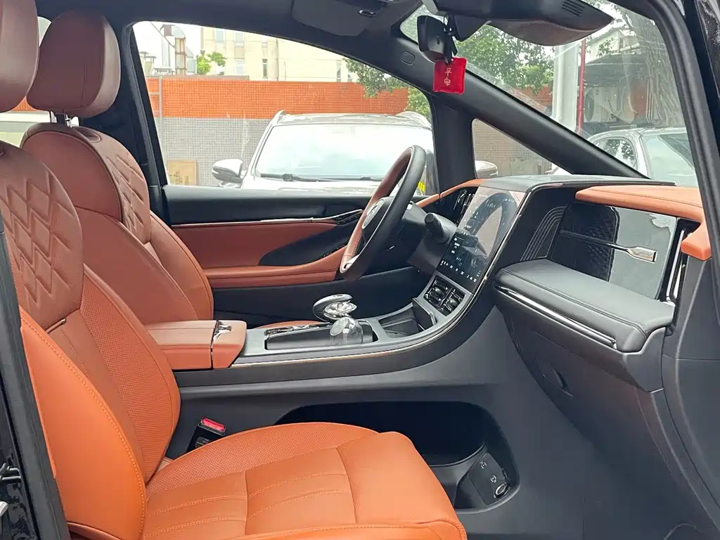 GAC Motor Trumpchi Xiangwang M8 — фото 11
