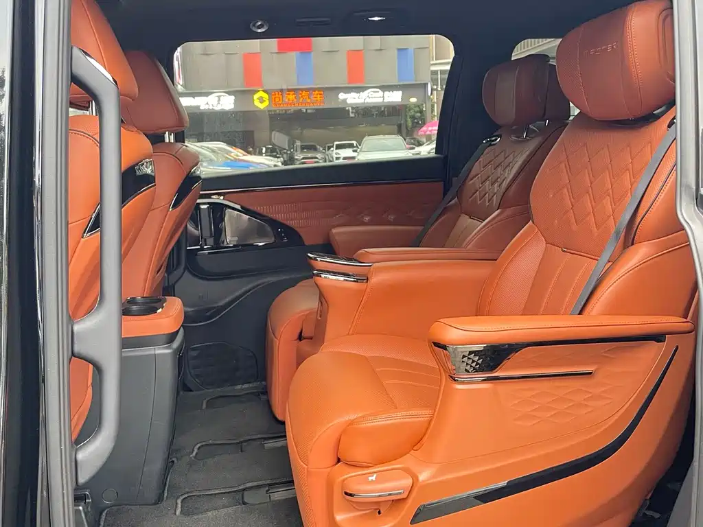 GAC Motor Trumpchi Xiangwang M8 — фото 13