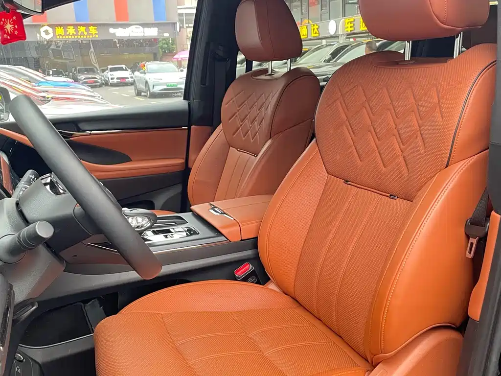 GAC Motor Trumpchi Xiangwang M8 — фото 10