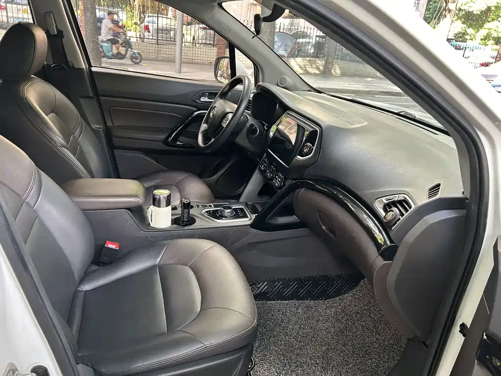 GAC Motor GS4 Hybrid — фото 9