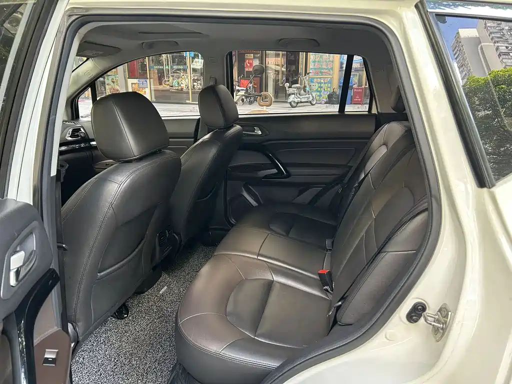 GAC Motor GS4 Hybrid — фото 10