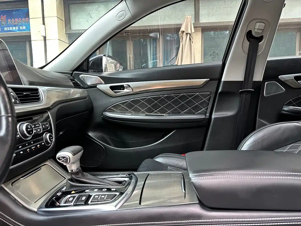 GAC Motor Trumpchi GA8 — фото 21