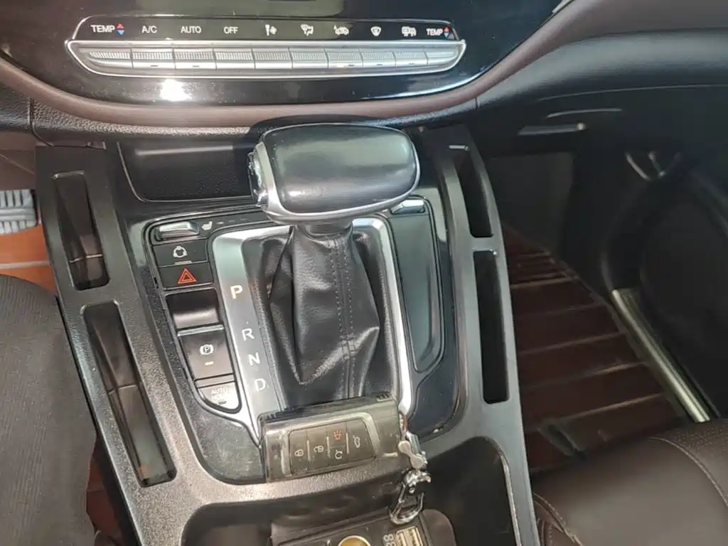 GAC Motor Trumpchi M6 — фото 14