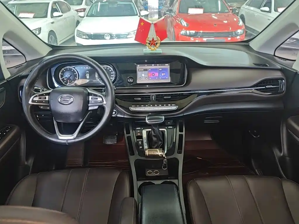 GAC Motor Trumpchi M6 — фото 10