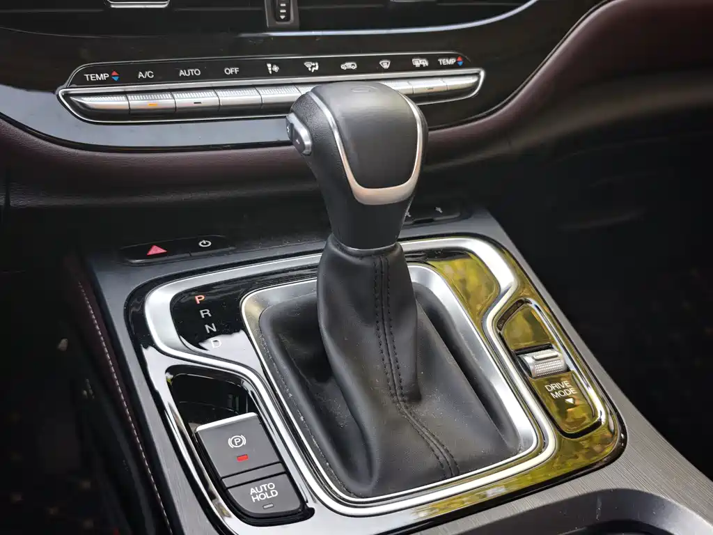 GAC Motor Trumpchi M6 — фото 17