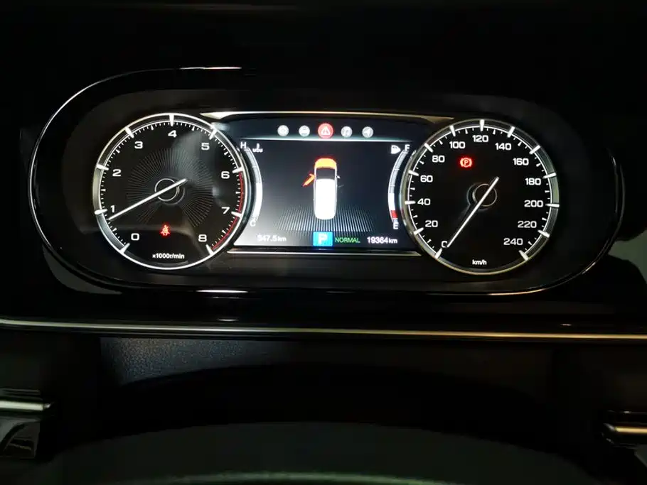 GAC Motor Trumpchi M6 — фото 14