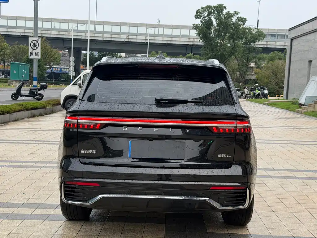 Geely Xingyue L — фото 10