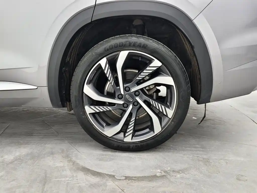 Geely Xingyue L — фото 11