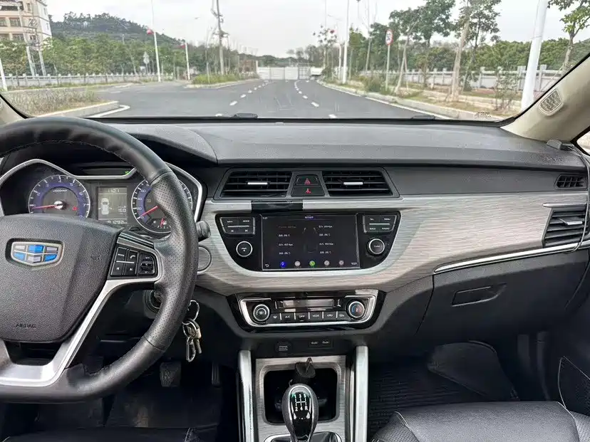 Geely Vision X3 — фото 11