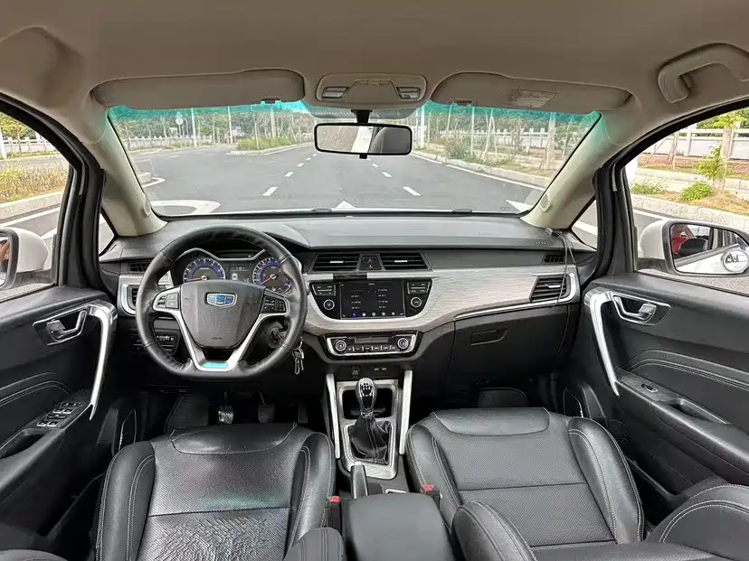 Geely Vision X3 — фото 15
