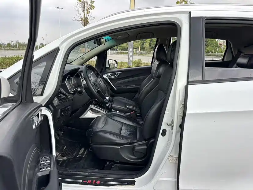 Geely Vision X3 — фото 20