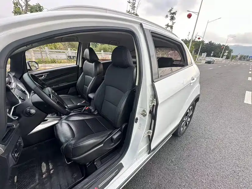 Geely Vision X3 — фото 3