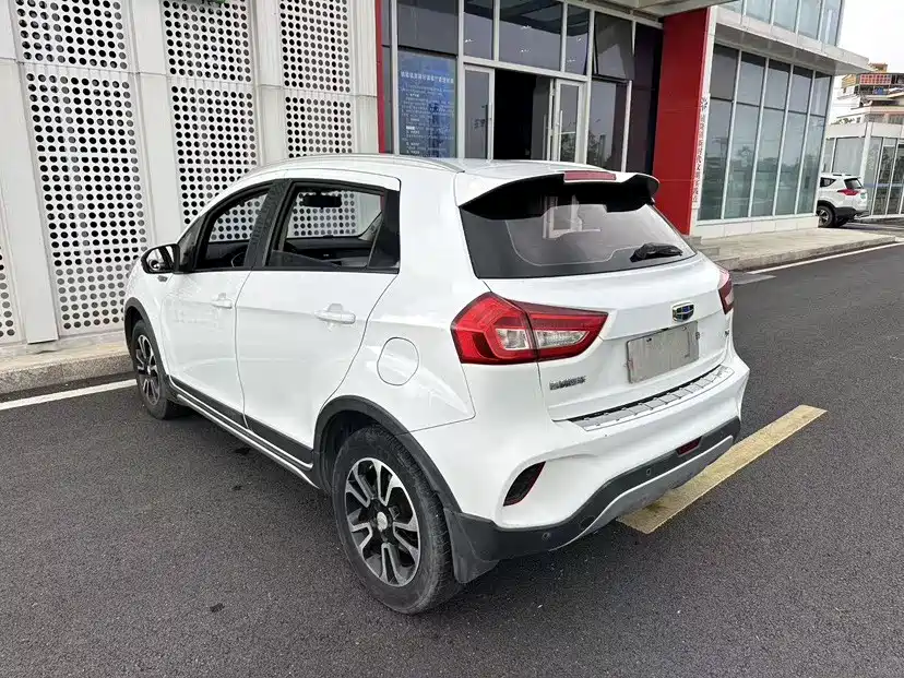 Geely Vision X3 — фото 25