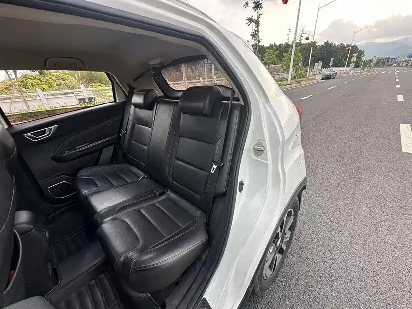 Geely Vision X3 — фото 6