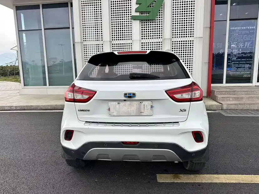 Geely Vision X3 — фото 7
