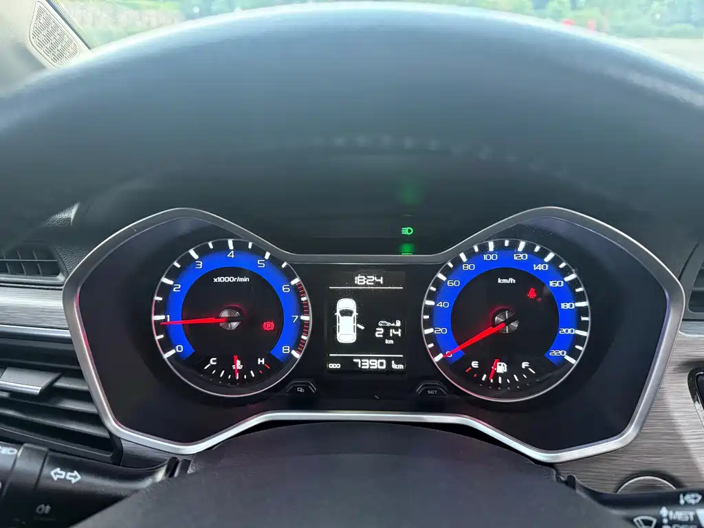 Geely Vision X3 — фото 11