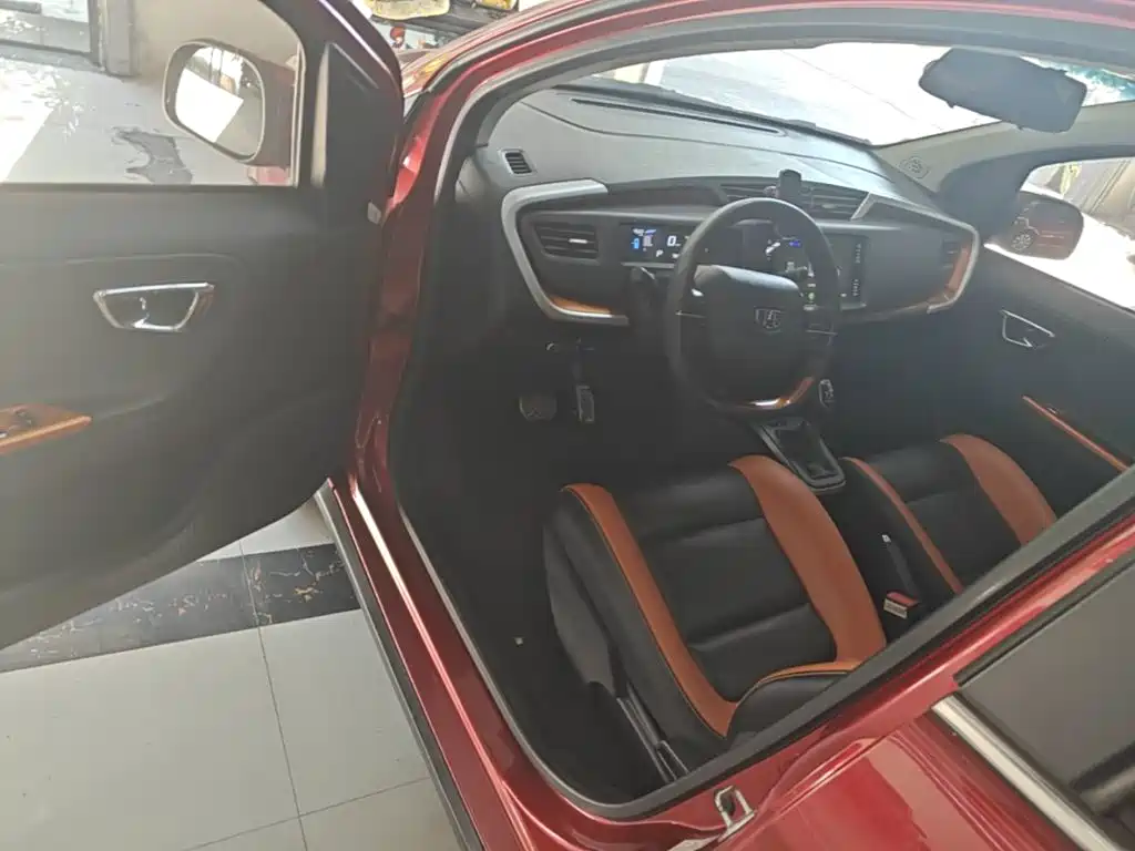 Geely Vision X1 — фото 16