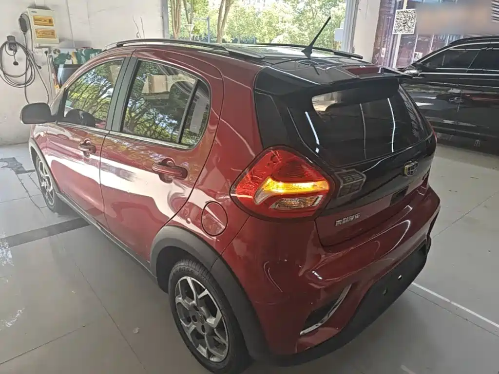 Geely Vision X1 — фото 5