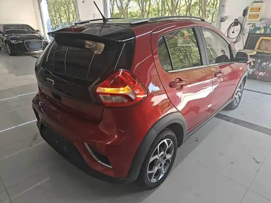Geely Vision X1 — фото 7