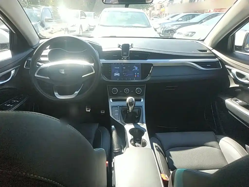 Geely Vision S1 — фото 10