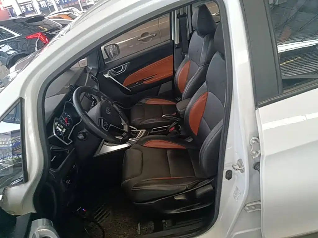 Geely Vision X3 — фото 11