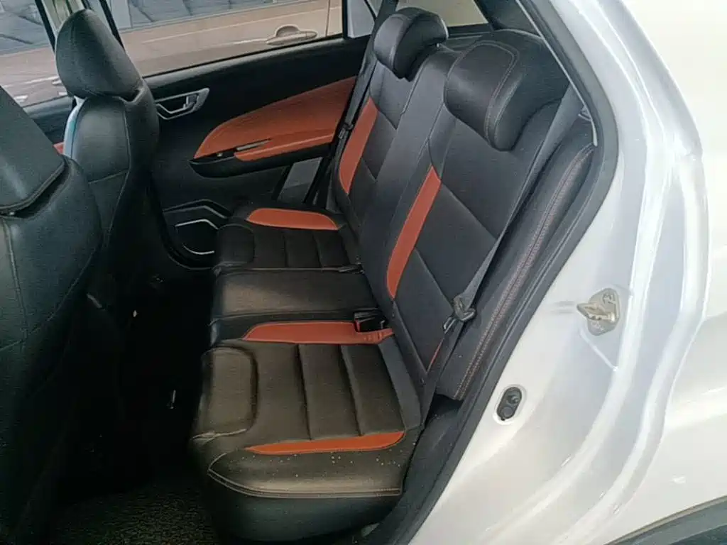 Geely Vision X3 — фото 13