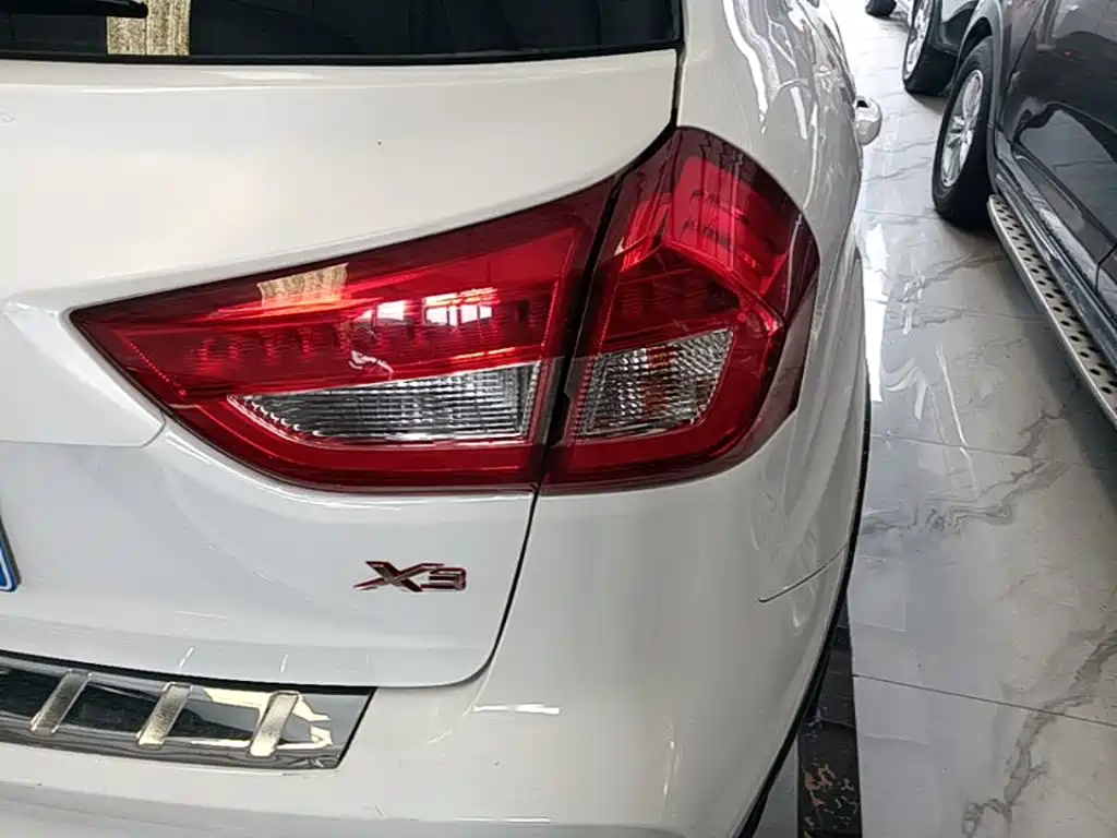 Geely Vision X3 — фото 24