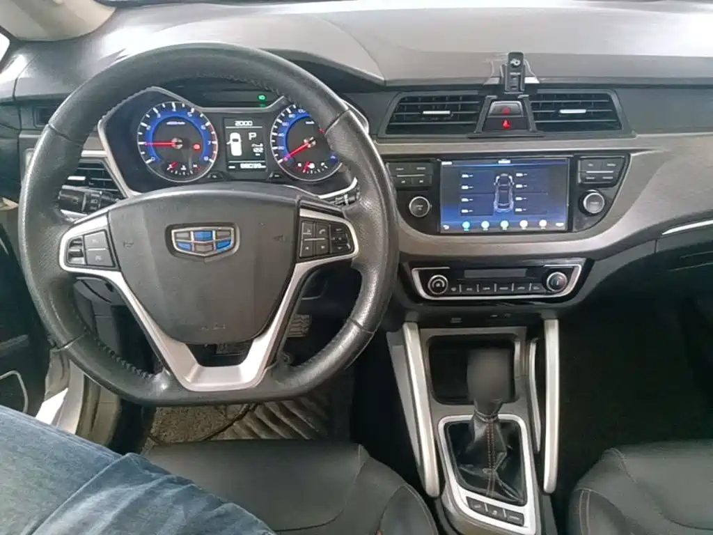 Geely Vision X3 — фото 6
