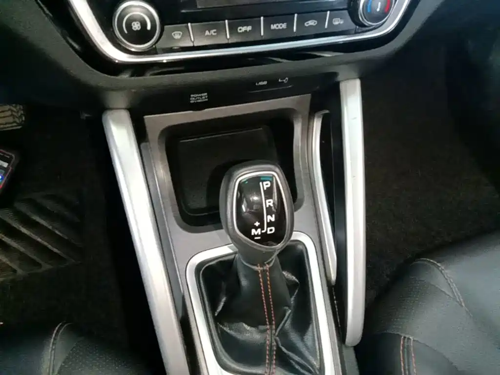 Geely Vision X3 — фото 10