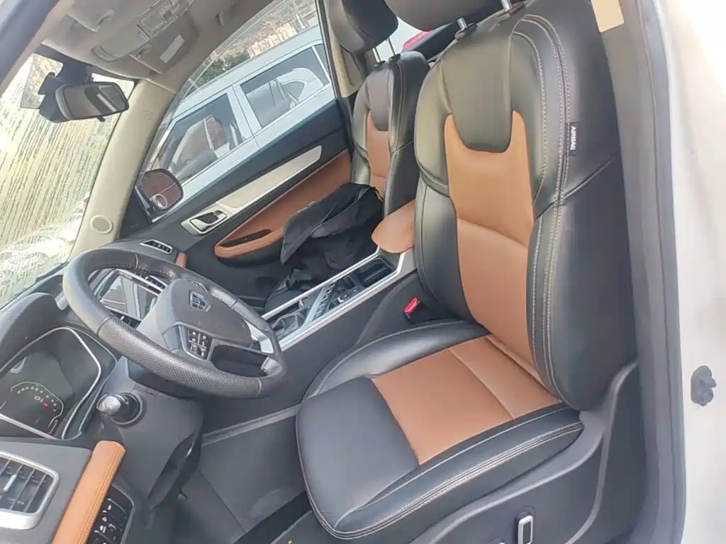 Geely Vision X6 — фото 15